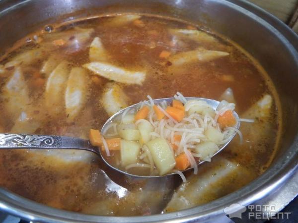 Вермишелевый суп с куриными крылышками фото