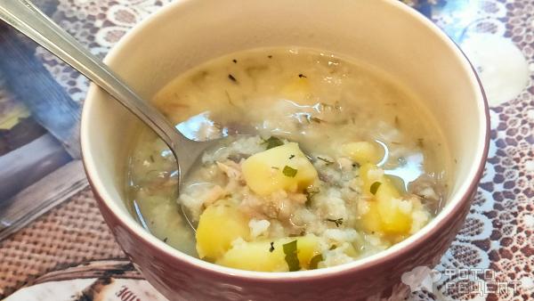 Рыбный суп с консервированной скумбрией, рисом, картофелем - рецепт с фото
