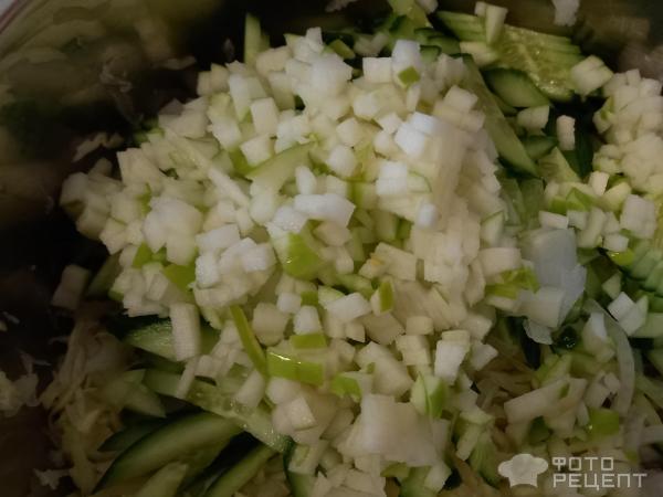 Овощной салат с капустой Красавица фото
