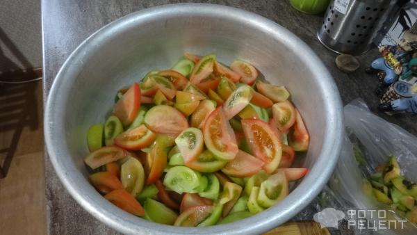 Зеленые помидоры в осеннем салате фото