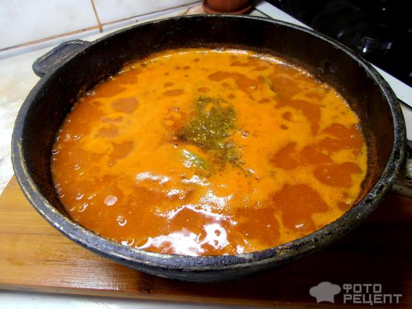 Сельдь тушеная с овощами в томатном соусе