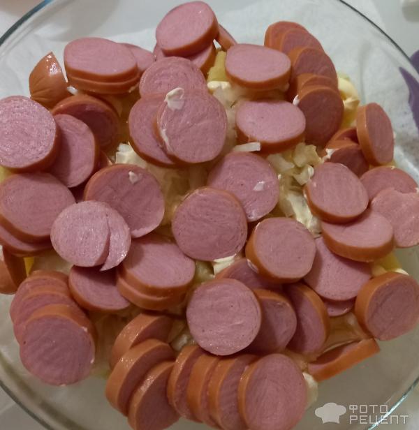 Новогодний салат с сырно-чесночными шариками фото