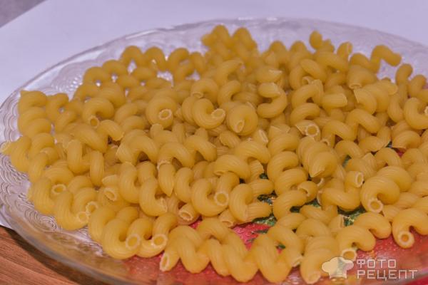Итальянское блюдо из макарон карбонара фото