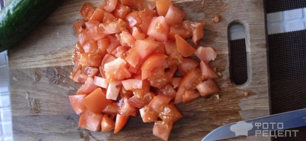 Салат из помидоров огурцов и сметаны фото