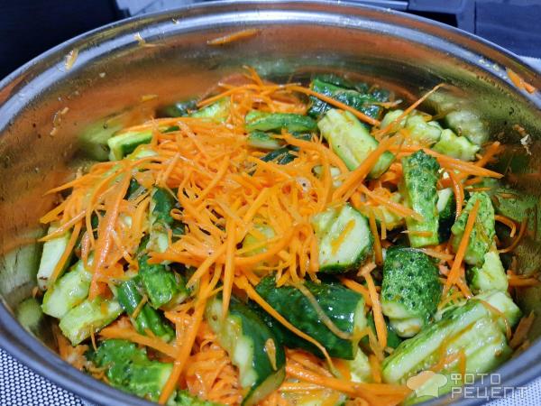 Салат из огурцов с морковью по-корейски на зиму