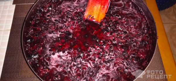 Вино из черноплодной рябины фото