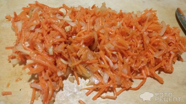 Рулет из лаваша с корейской морковкой и колбасой