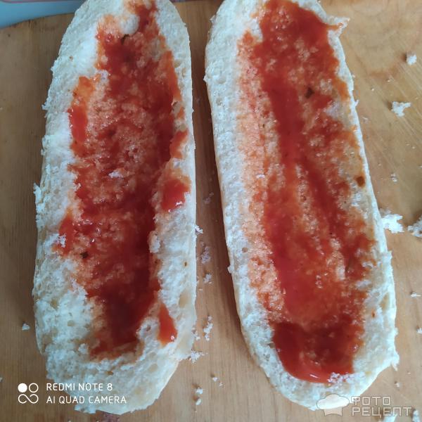 Горячий бутерброд в батоне фото