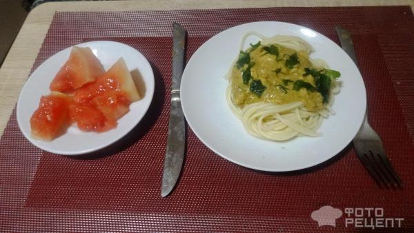 Спагетти с подливой из свинины и овощей