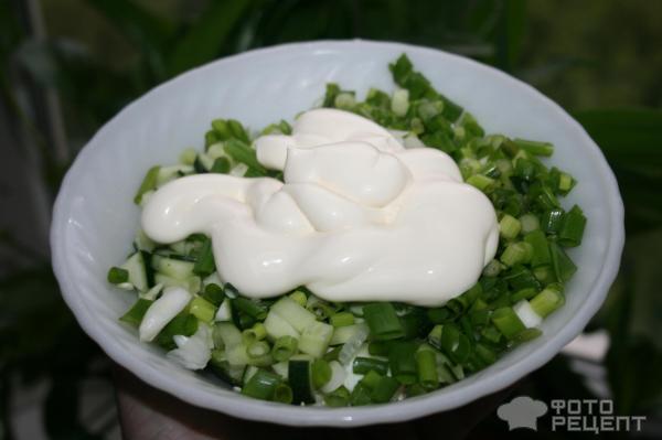 Сытный салат из фасоли