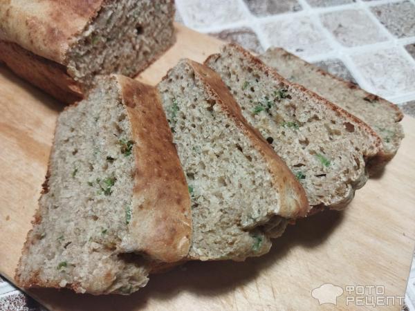 Ржаной хлеб с жаренным луком фото