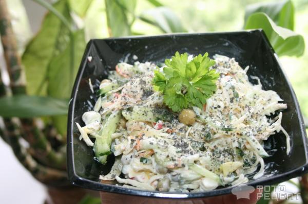 Салат из морской капусты с селедкой и крабовыми палочками