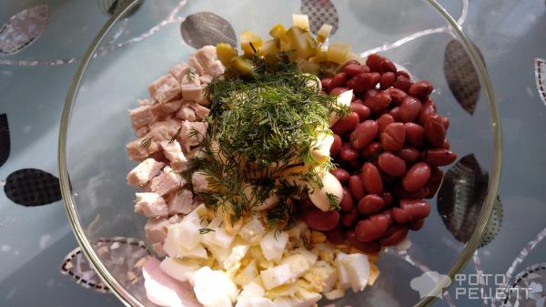 Салат с огурцами и фасолью фото