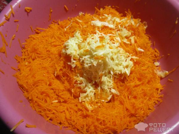 Салат из свежей моркови с чесноком фото