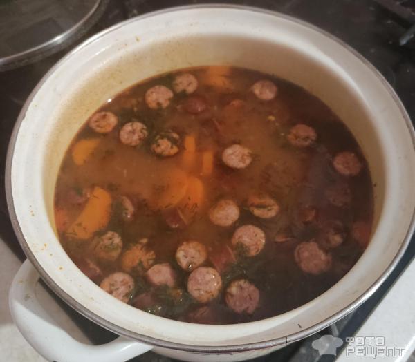 Томатный суп с охотничьими колбасками фото