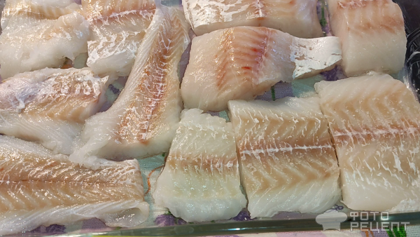 Рыба, тушенная со сметанным соусом в мультиварке