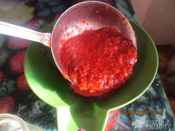 Острый соус из красной смородины фото