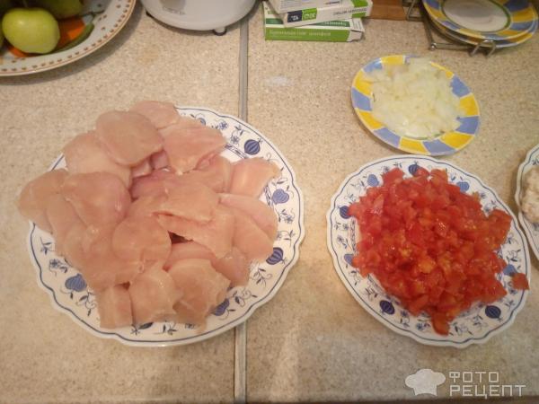 Цветная капуста, запеченная с куриным мясом и помидорами фото