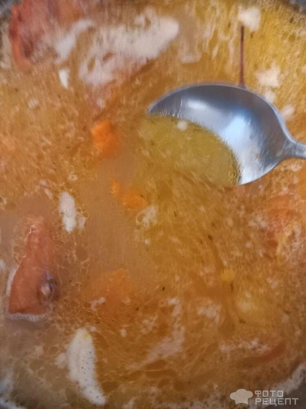 Суп с булугуром и вермишелькой с копченой курочкой фото