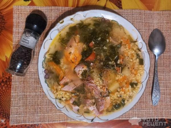 Суп с булугуром и вермишелькой с копченой курочкой фото