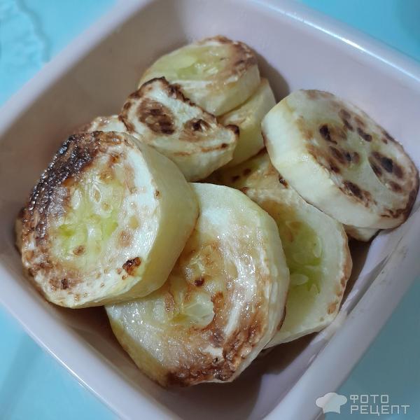 Порционная закуска из жареных кабачков с картофелем фото
