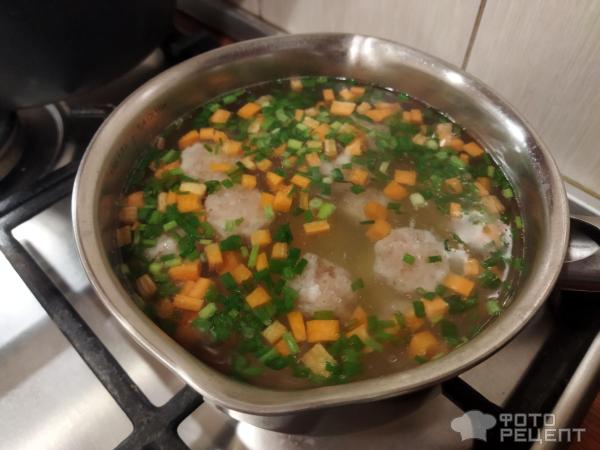 Легкий суп с фрикадельками фото