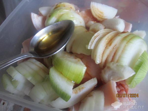 Мясо со сливами и соусом фото