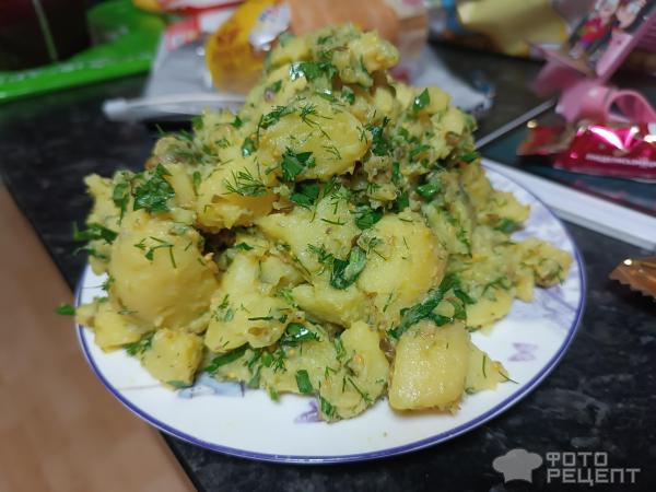 Греческий картофельный салат с каперсами фото