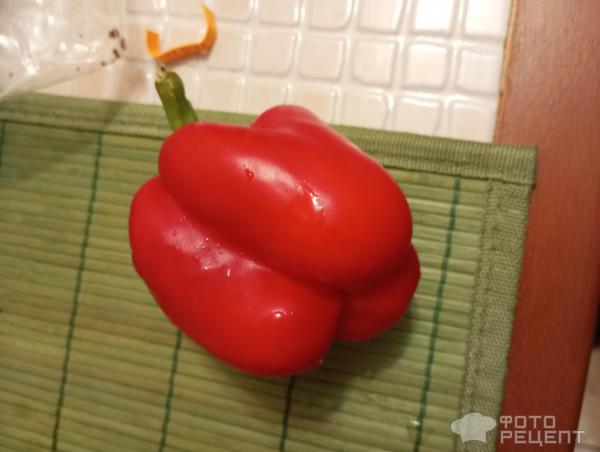 Закуска для гостей со шпротами и овощами фото