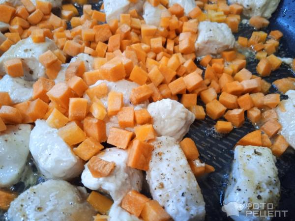 Лапша с овощами и курицей фото