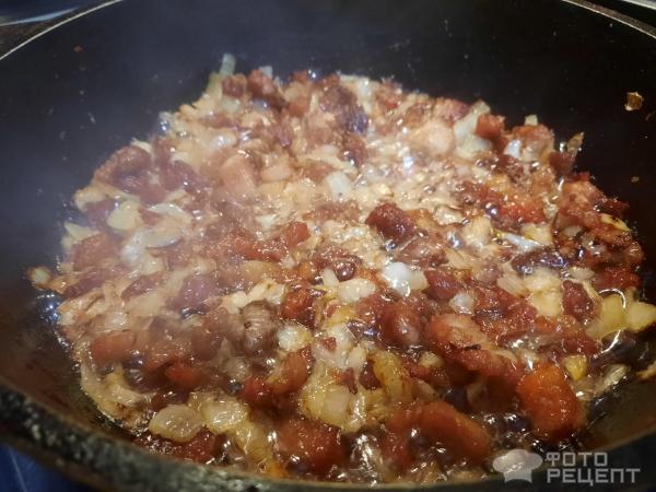 Бульбяная кишка со шкварками и жареным луком. Картофельная колбаса