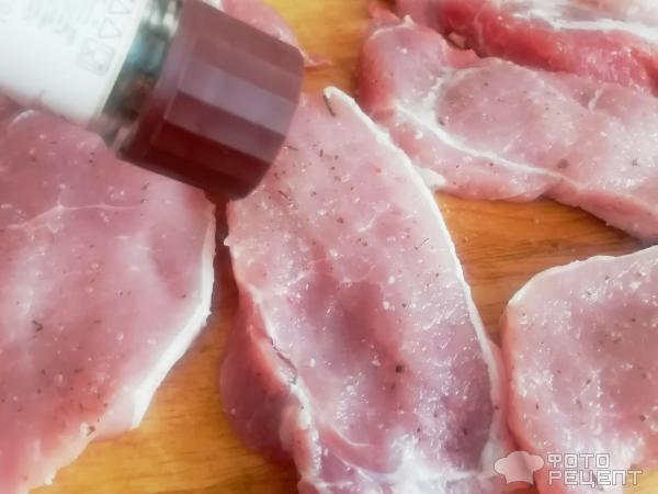 Свинина, запеченная в духовке с рисом и овощами фото