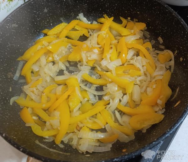 Салат из куриной печени и овощей фото