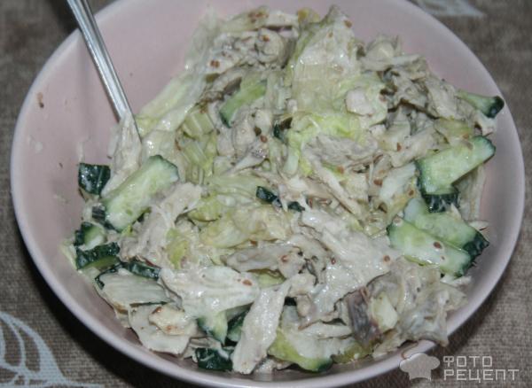 Салат с куриным мясом и кунжутным соусом