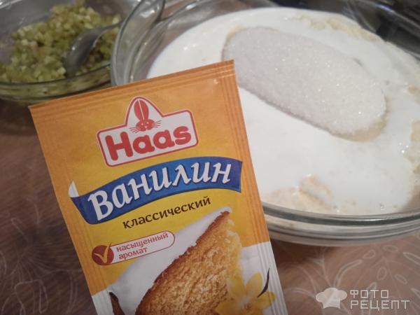 Сезонный пирог из ревеня фото