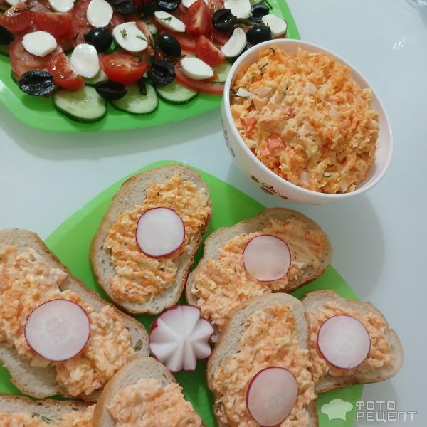 Салат из моркови с сыром и чесноком фото