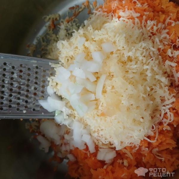 Салат из моркови с сыром и чесноком фото