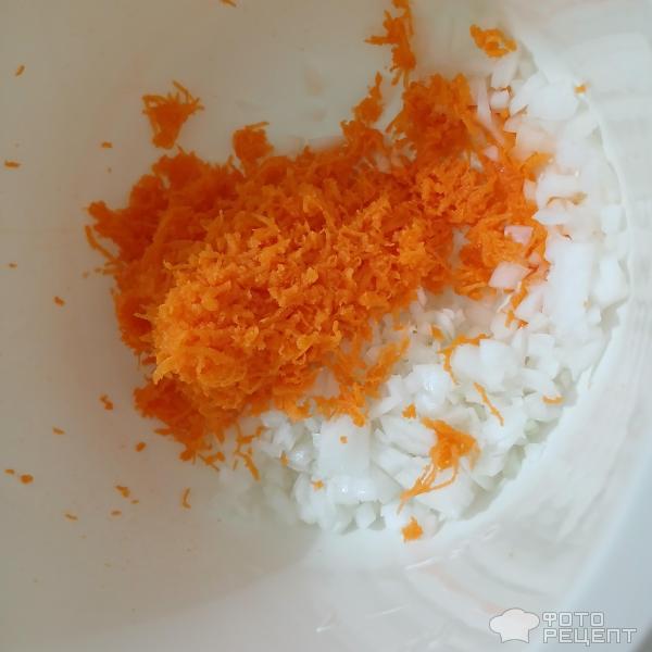 Салат из моркови с сыром и чесноком фото