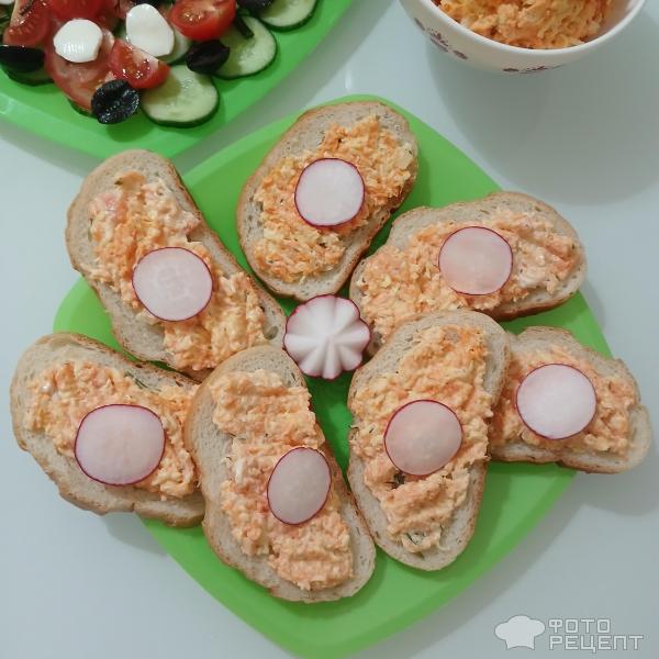 Салат из моркови с сыром и чесноком фото
