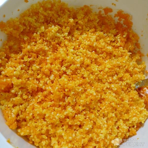 Салат из моркови с сыром и чесноком фото