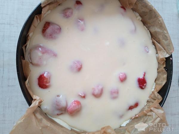 Цветаевский пирог без глютена из кокосовой муки с клубникой фото