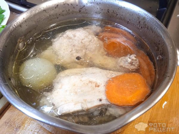 Суп куриный с овощами и зеленью фото