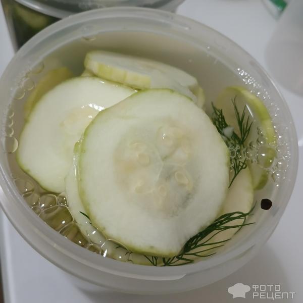 Малосольные огурчики с кабачками в горячем маринаде фото