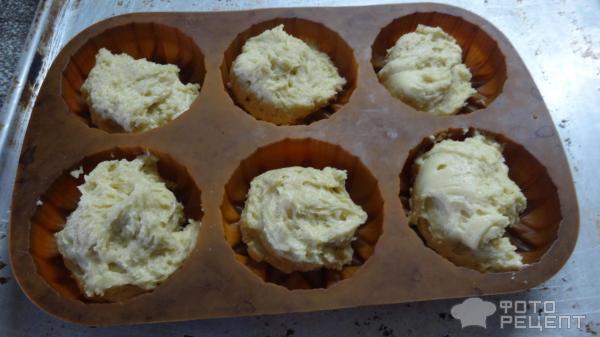 Кекс с начинкой из клюквенного желе фото