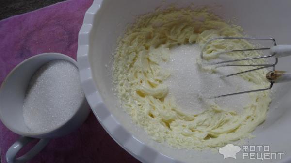 Кекс с начинкой из клюквенного желе фото