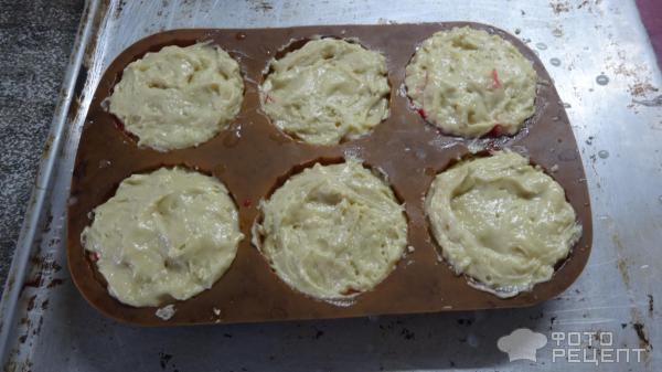 Кекс с начинкой из клюквенного желе фото