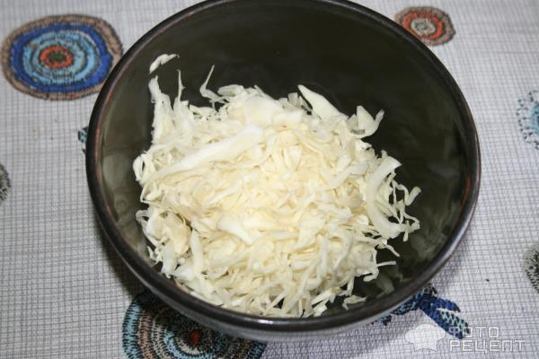 Салат из капусты и крабовых палочек
