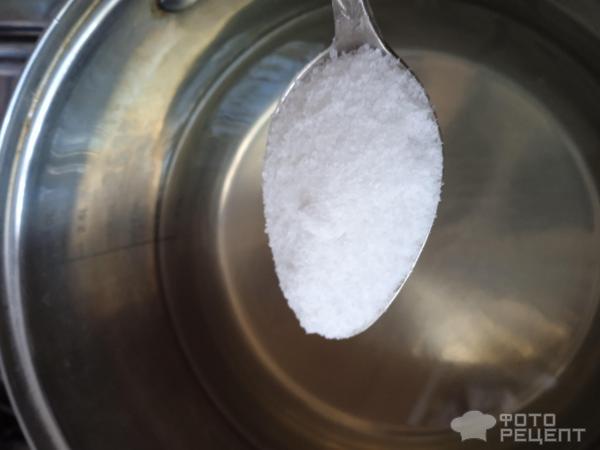 Маринованные помидоры с морковной ботвой фото