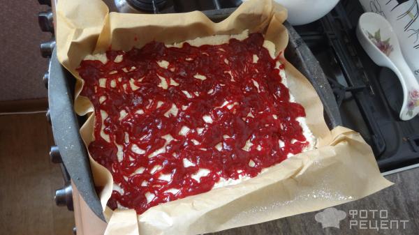 Насыпной пирог с кизиловым джемом фото