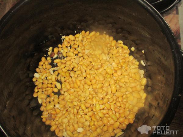 Суп с соевыми бобами и зеленой фасолью фото